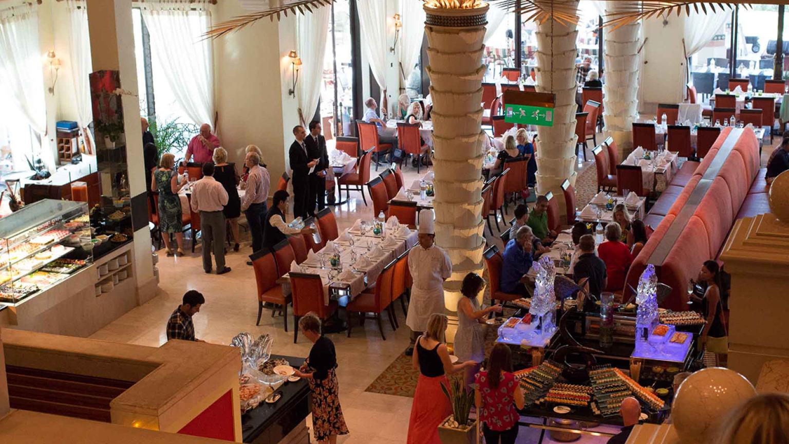Al Qasr Friday Brunch, Dubái, Emiratos Árabes Unidos