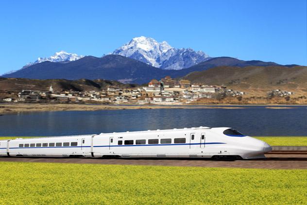 Tren de alta velocidad, China © cyo_bo / Shutterstock