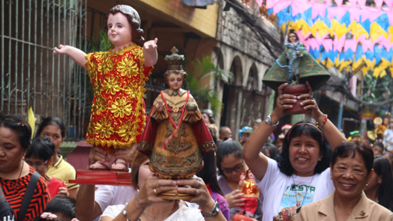 Celebrar el Ati-Atihan, Filipinas