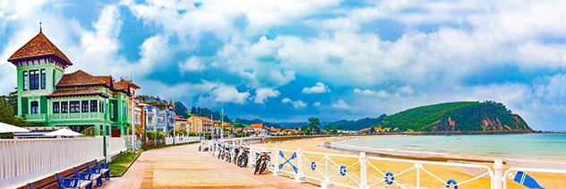 Paseo marítimo de Ribadesella, Asturias, España