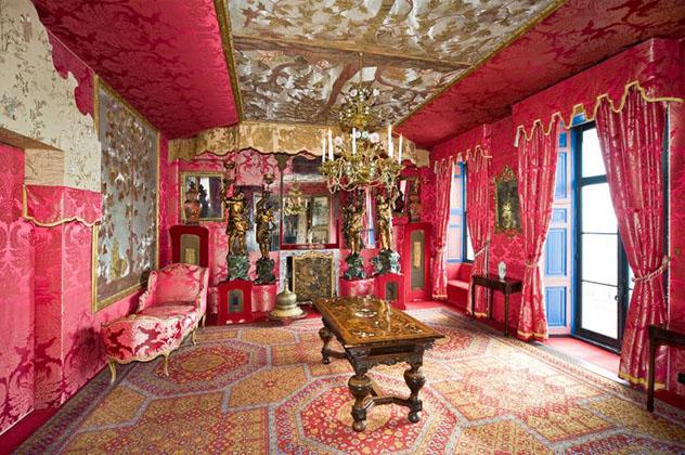 Salón rojo, Hauteville House, Guernsey, Canal de la Mancha, Inglaterra y Frnacia © Graham Jackson / www.maisonsvictorhugo.paris.fr