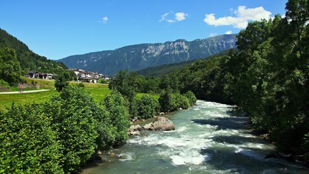 Italia, río Noce © bikemp / Shutterstock