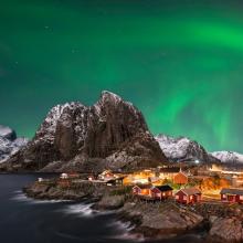 Aurora boreal en Hamnoy, Noruega