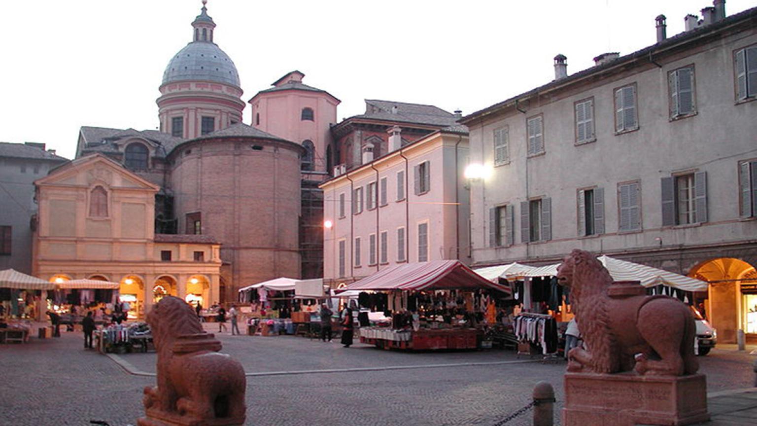 Piazza San Prospero de Reggio Emilia, Italia