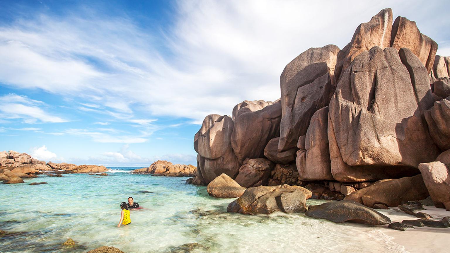 Familia en la playa, Seychelles