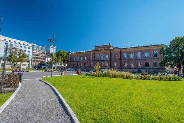 La Nasjonalgalleriet noruega es el contrapunto clásico a la pujante arquitectura contemporánea noruega, Oslo, Noruega © JTB Photo / Getty Images