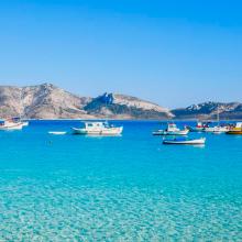 Barcos en el mar de las islas giegas