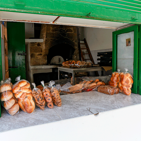 Una zaharoplasteia, panaderías especializadas en bollería.