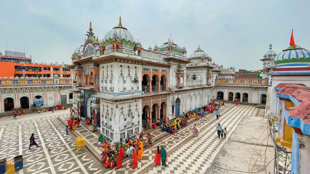 Janaki Mandir, lleno de peregrinos, en Janakpur. © Arnav Pratap Singh/Shutterstock