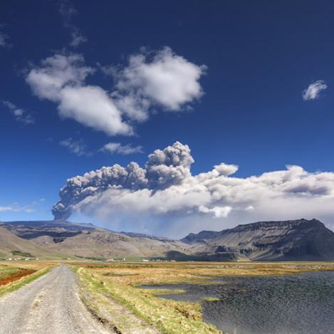 El humeante volcán Eyjafjallajökull, Fimmvörðuháls
