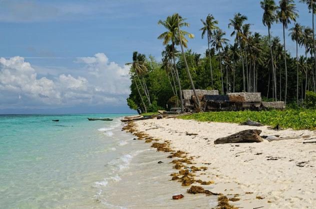 Isla Pulau Sibuan, archipiélago de Seribuat, Malasia © Maciej Rutkowski / 500px