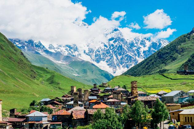 La aldea de Ushguli, Georgia © Andrii Lutsyk / Shutterstock