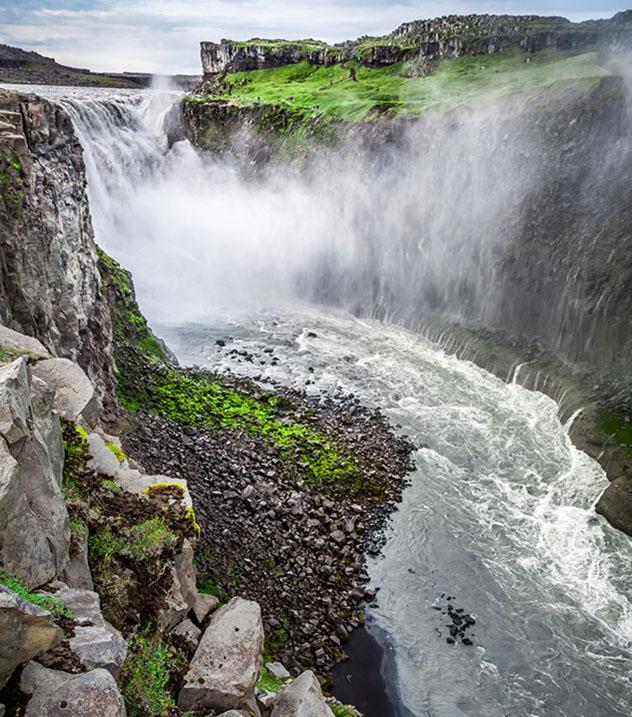 Desviarse por un momento de la Arctic Coast Way permite contemplar la sensacional cascada Dettifoss, Islandia © Shaiith / Shutterstock