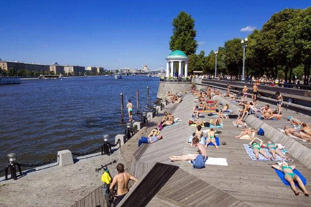 El río y el Parque Gorki, Moscú, Rusia © Oleg Zhukov / Shutterstock