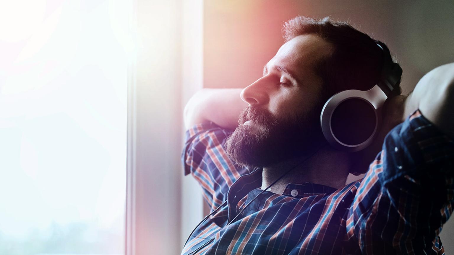 Escuchar música, Italia
