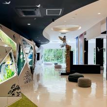 Interior del Centro de Visitantes de Jodogahama, en Miyako (Iwate), donde se puede aprender sobre el entorno natural, la historia y la geología única del Parque Nacional de Reconstrucción de Sanriku.