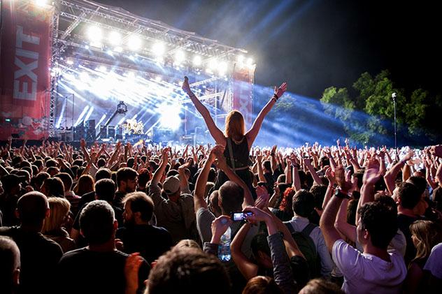 Para unirse a la manada de ‘caballos’ en el Festival EXIT de Novi Sad, Serbia © Aleksandar Kamasi / Shutterstock