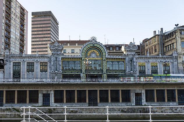 Estación de tren de Bilbao, País Vasco, España