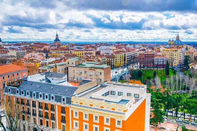 Terrazas, Madrid, España © trabantos / Shutterstock