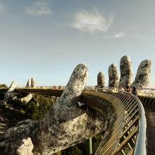 Golden Bridge en Sun World Ba Na Hills, Da Nang, Vietnam. 