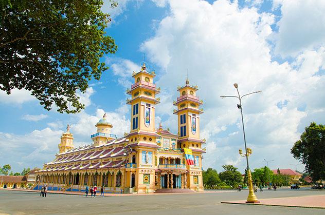 Gran Templo de Cao Dai de Tay Ninh, Ciudad Ho Chi Minh, Vietnam © Indochina studio / Shutterstock