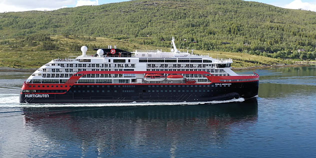 El barco MS Roal Amundsen de Hurtigruten 