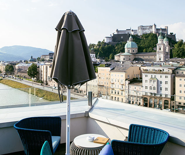 Terraza del hotel Stein con vistas a Hohensalzburg, Salzburgo, Austria © Flaminia Pelazzi