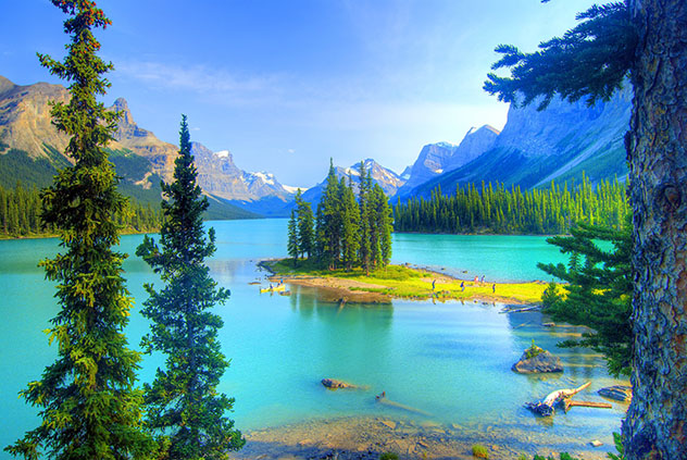Spirit Island, en el lago Maligne del Parque Nacional Jasper, en las Montañas Rocosas, Canadá © Krishna.Wu/Shutterstock