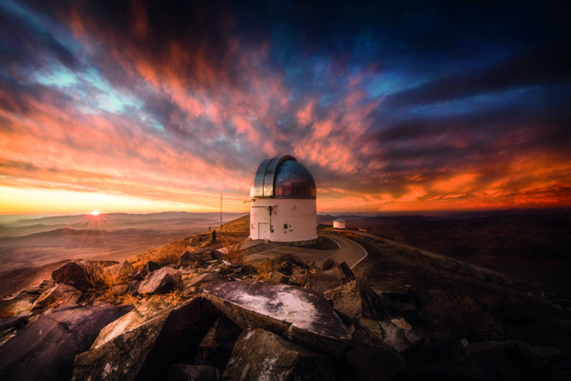 El alba sobre el valle del Elqui, desde el observatorio Las Campanas, Chile © Alberto Ghizzi Panizza / 500px