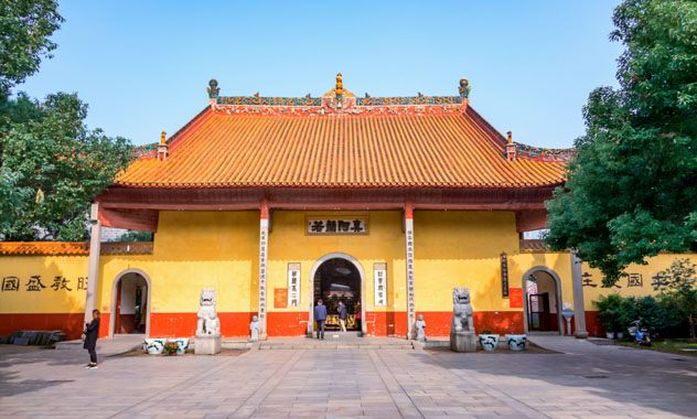 Entrada del templo Kaifu, Changsha, Húnán, China © HelloRF Zcool / Shutterstock
