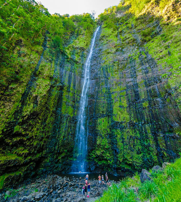 Cataratas de Waimoku, Hana, Maui, Hawái, EE UU © DonLand / Shutterstock