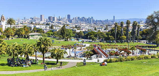 Después de recorrer los callejones de Mission se puede ir de pícnic al Dolores Park, San Francisco, costa oeste EE UU © Jejim / Getty Images