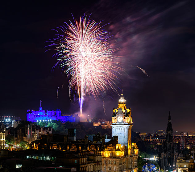 Celebración del 'Hogmanay', Edimburgo, Escocia © Shahid Khan / Shutterstock