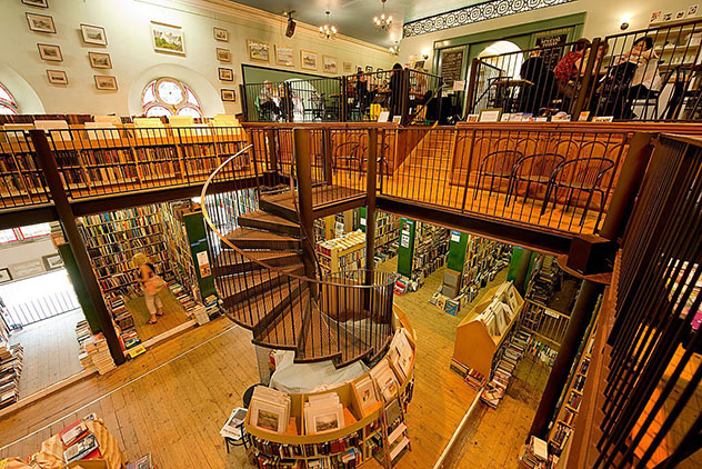 Librería Leakey's Bookshop, Inverness, Escocia © Craig Easton / Lonely Planet