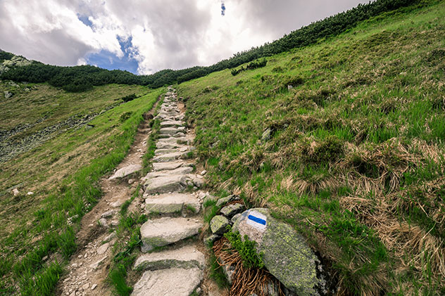 La Tatranská Magistrala, una larga ruta excursionista del Alto Tatra, Eslovaquia © sashk0 / Shutterstock