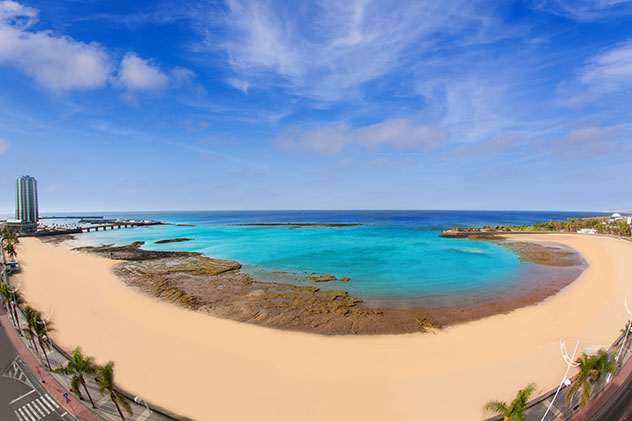 Playa del Reducto, Arrecife, Lanzarote, Canarias, España © Tono Balaguer / Shuttertsock