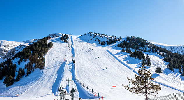 Pistas de esquí de la Masella, Pirineos catalanes, a 2 horas de Barcelona