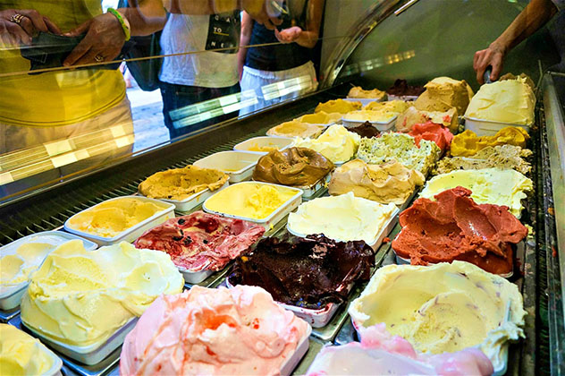 Terre Adélice tiene unos 150 sabores de helado, Lyon, Francia © Monica Suma / Lonely Planet