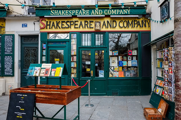 Librería Shakespeare & Company, París, Francia © Alessio Catelli / Shutterstock