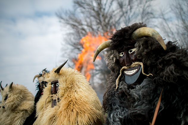 Las máscaras demoníacas son una tradición del carnaval anual Busójárás en Mohács, Hungría © samatotoh / Shutterstock