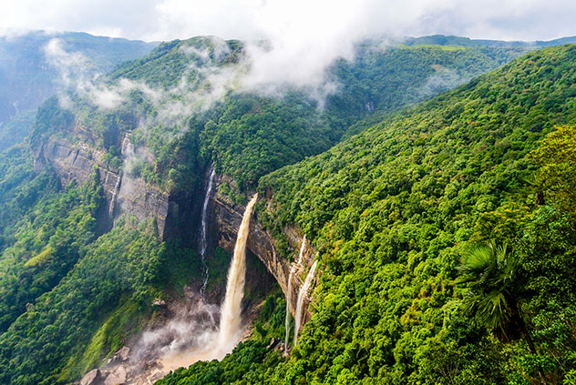 Cascadas de Nohkalikai, Meghalaya, India: una de las maravillas del mundo