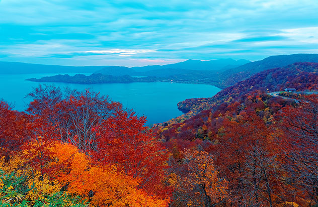 El lago Towada, Tohoku, Japón