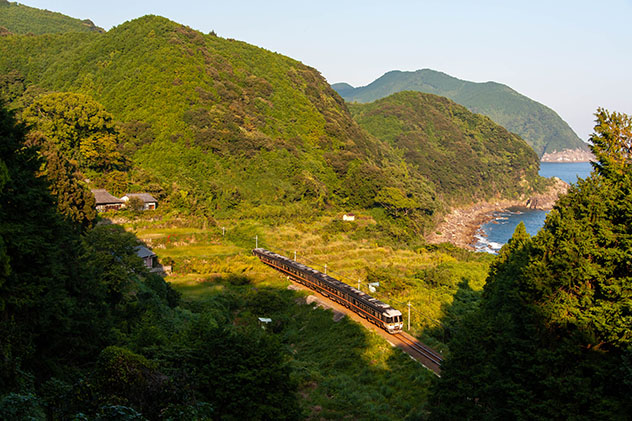 Tren de la costa de Wakayama, Japón