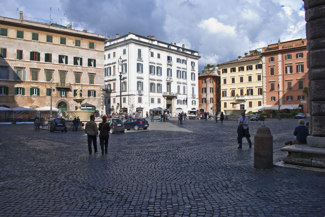 Piazza Farnese ©Geoff Stringer/Lonely Planet