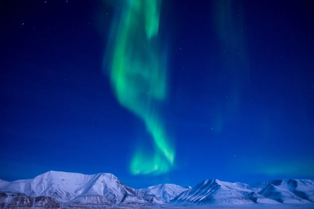 Aurora boreal en Longyearbyen, Svalbard, Noruega © Frode Bjorshol / Flickr