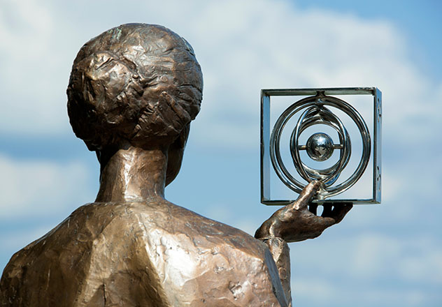 Una escultura de la pionera científica Marie Sklodowska-Curie en Varsovia, Polonia © Ramunas Bruzas / Shutterstock