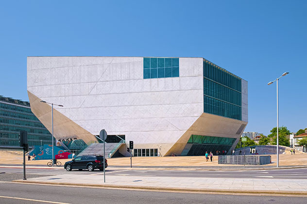 Casa da Musica, Oporto, Portugal © vidalgo / Shutterstock
