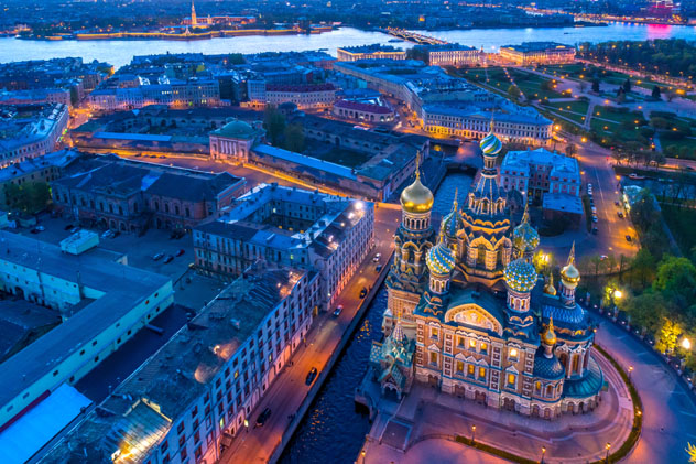 Iglesia del Salvador sobre la Sangre Derramada, centro histórico de San Petersburgo, Rusia © FOTOGRIN / Shutterstock