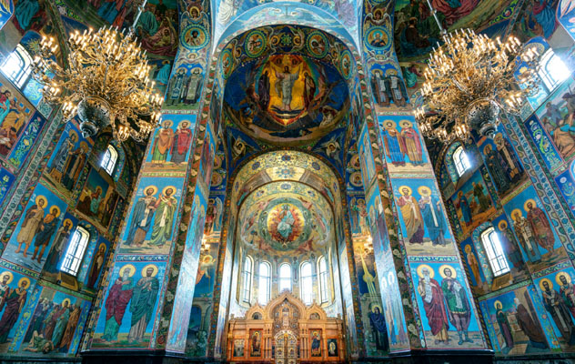 Interior de la Iglesia del Salvador Sobre la Sangre Derramada, San Petersburgo, Rusia © Viacheslav Lopatin / Shutterstock
