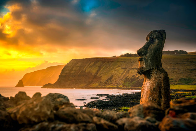 Moai en la Isla de Pascua. © MarcvanKessel.com/Shutterstock